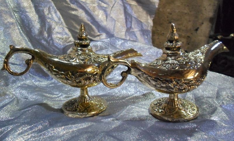 مجسمه چراغ جادو برنجی 1